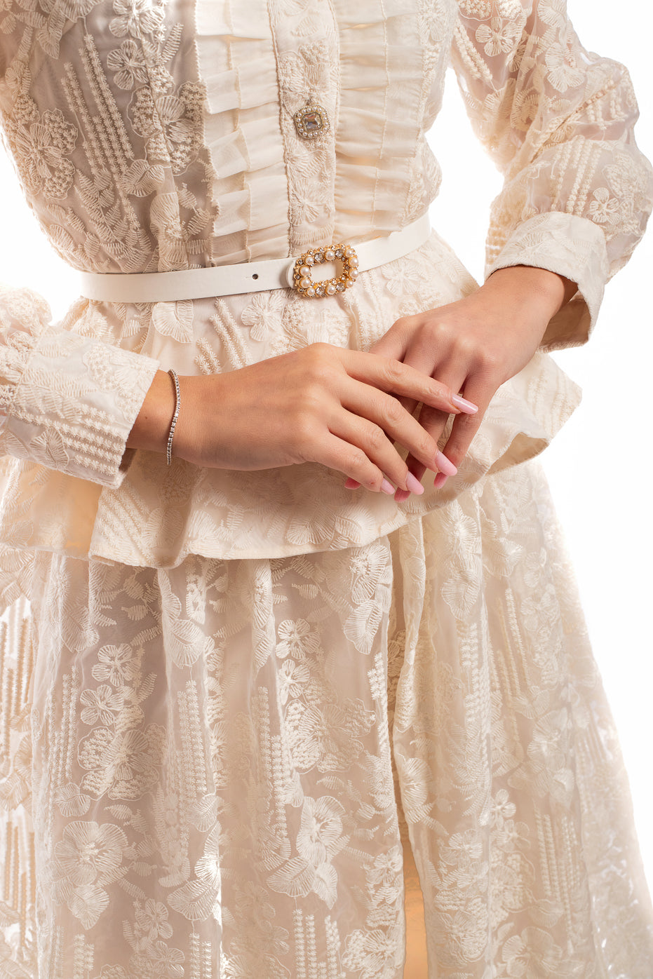 Compleu din Dantela Nude cu Centura