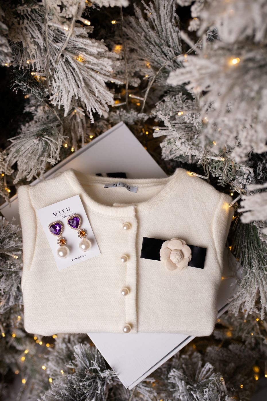 Pachet Cadou Compleu Elegant Cu Fusta Scurta Si Cercei Cu Strasuri