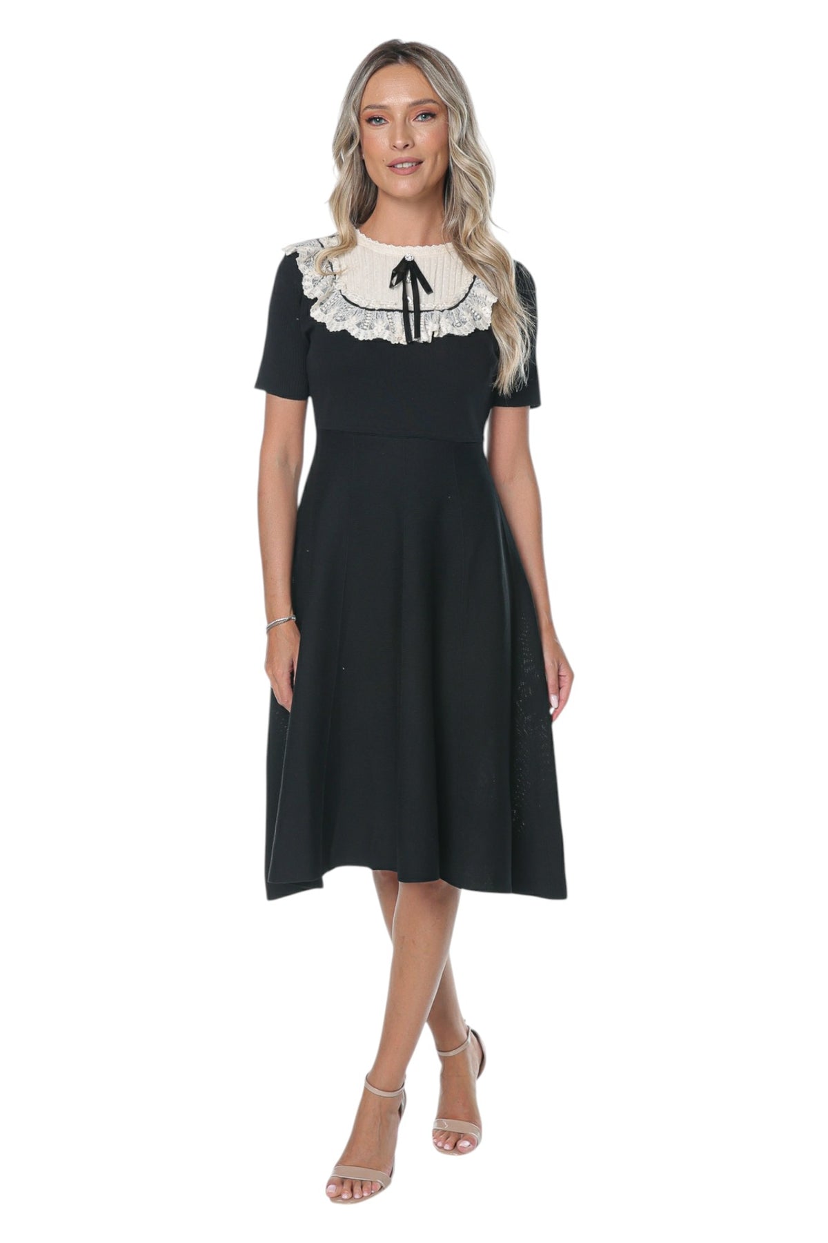 Rochie cu Maneci Scurte si Detalii din Tulle si Dantela