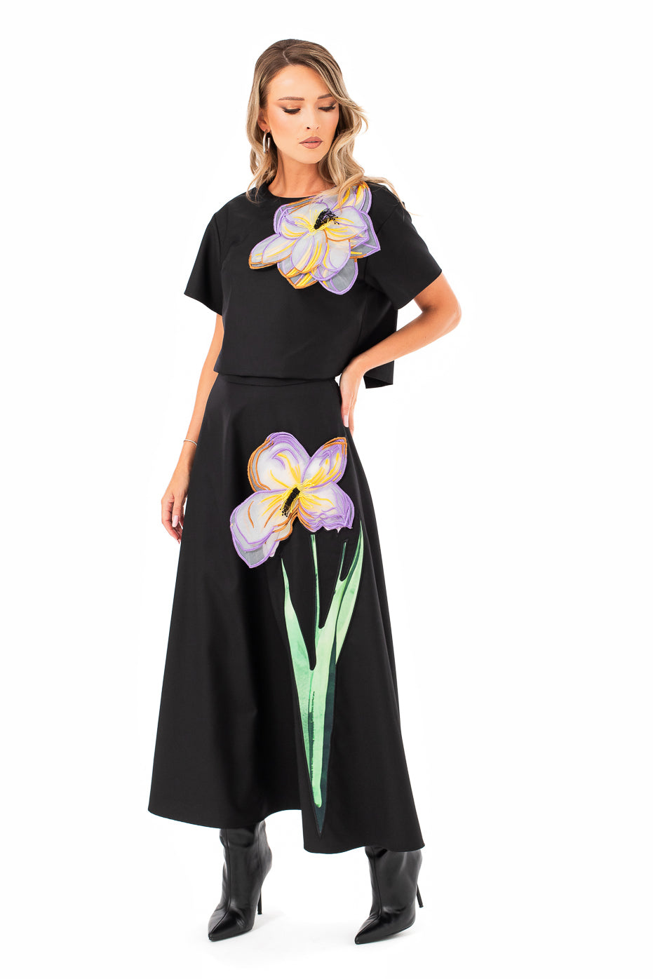 Set Deosebit din Stofa Neagra cu Flori din Organza