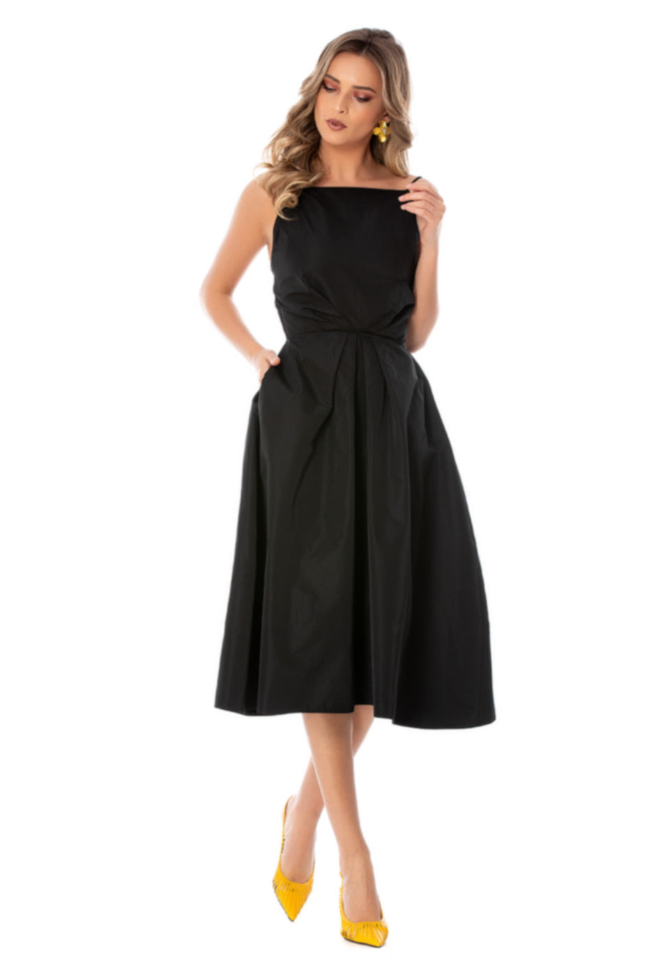 Rochie Neagra Cu Spatele Gol