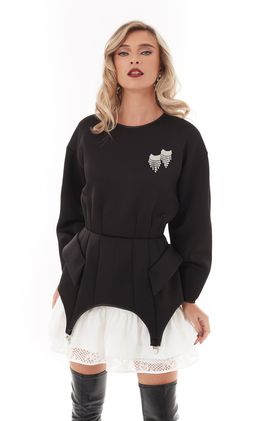 Rochie Neagra din Neopren cu Strasuri si Detalii din Dantela