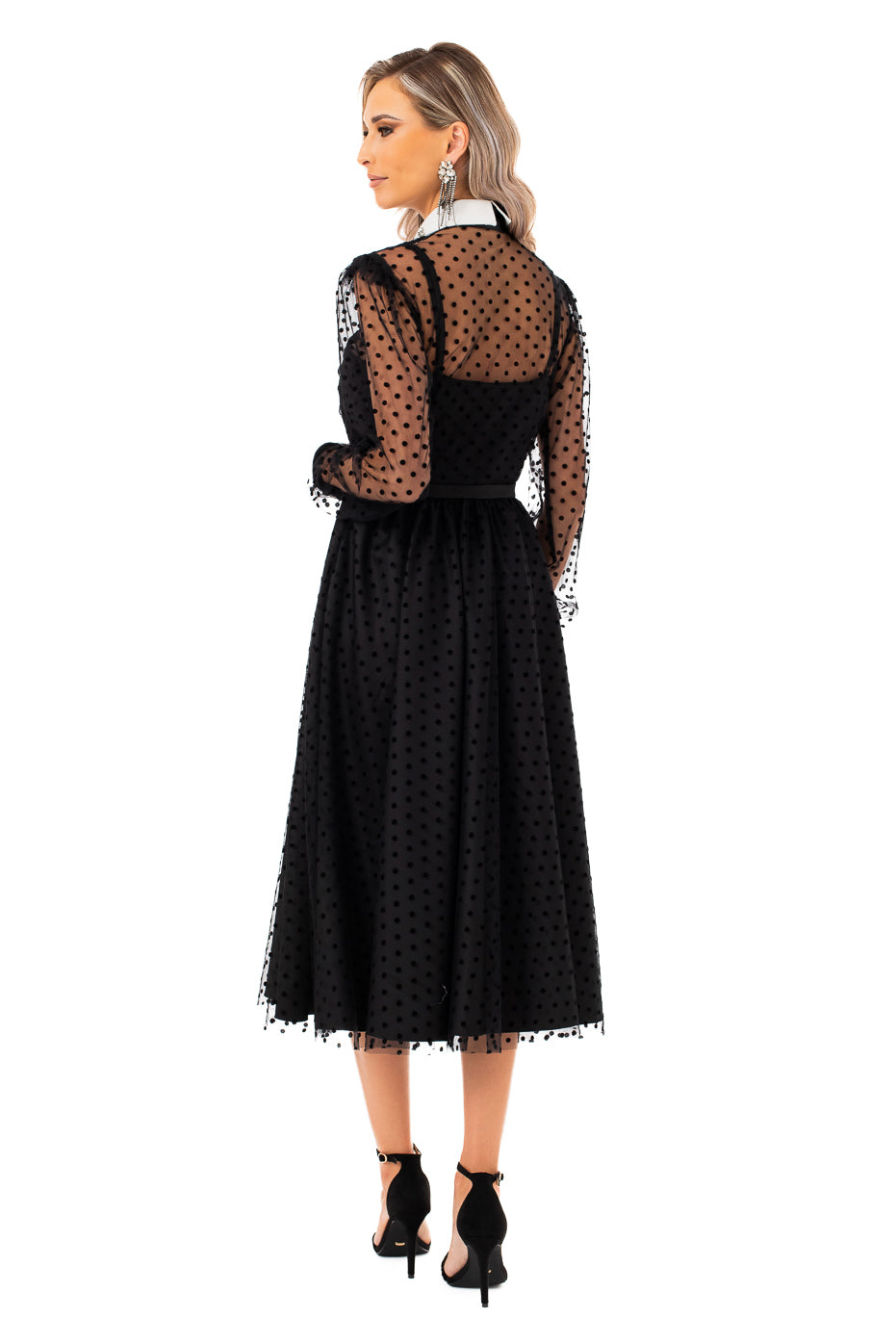 Rochie din Tulle cu Aplicatii pe Guler