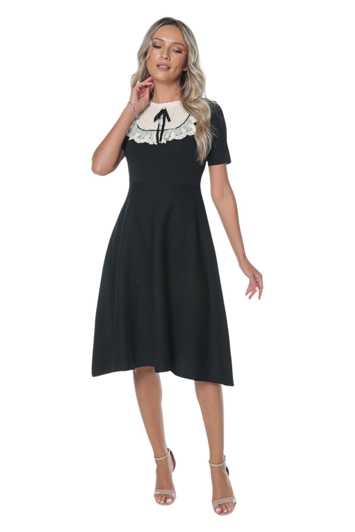 Rochie cu Maneci Scurte si Detalii din Tulle si Dantela