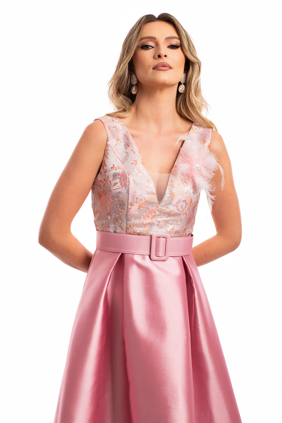 Rochie de Seara Roz cu Accesoriu tip Brosa